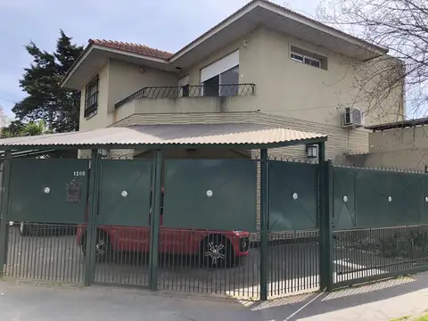 ADROGUE chalet en venta 5 ambientes c/parrilla