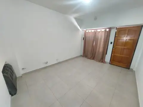 Casa 6 ambientes con 1 baño