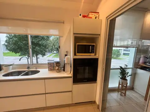 VENDO CASA COUNTRY VILAGO A 15 MINUTOS DEL CENTRO