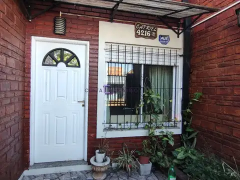 Galpón de 162,26 m² (7 X 23,18) mas dúplex de 3 ambientes con patio