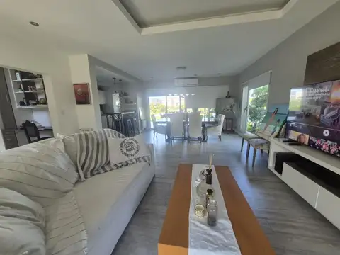 Casa en Venta en Pilar del Este - Santa Elena, USD 219.900