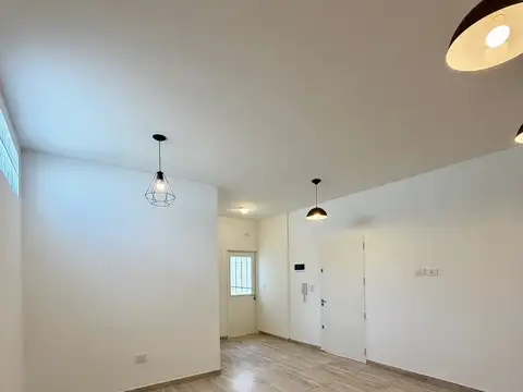 Depto Tipo Casa en Alquiler de 2 ambientes