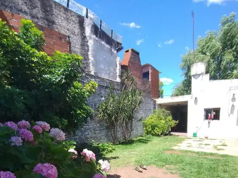 CASA 4 AMBIENTES EN MORON A REFACCIONAR