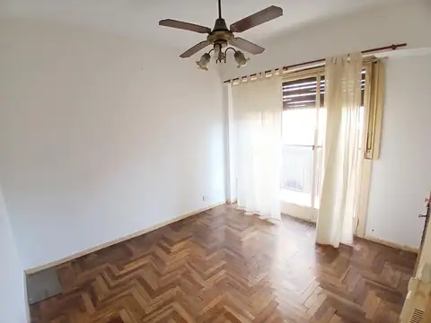 Departamento en Alquiler en Monserrat, $ 700.000