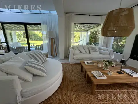 Casa en Alquiler Temporal con 2 cocheras