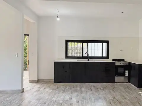 Venta Casa Refaccionada a nueva Las Lomas de San Isidro 3 ambientes con Jardin Jacinto Diaz al 3400