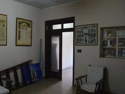 Casa 5 ambientes con 4 baños