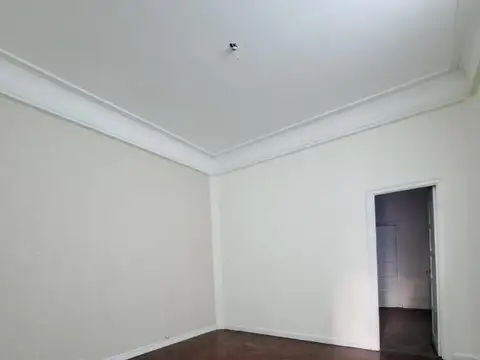 EXCELENTE PH DE 5 AMBIENTES EN ALMAGRO - USO COMERCIAL