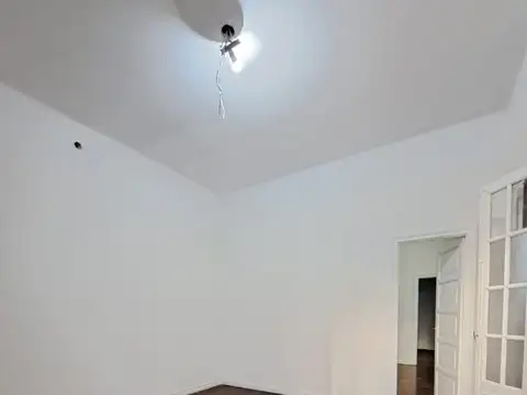 Oficina 6 ambientes con 1 baño