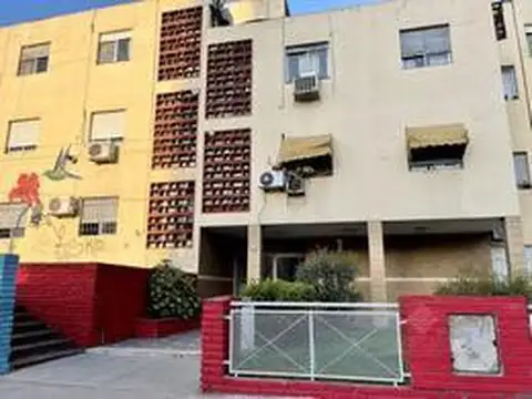 3 amb frente al FCGR, a mts del Super Coto en Escalada Centro - Apto Crédito 