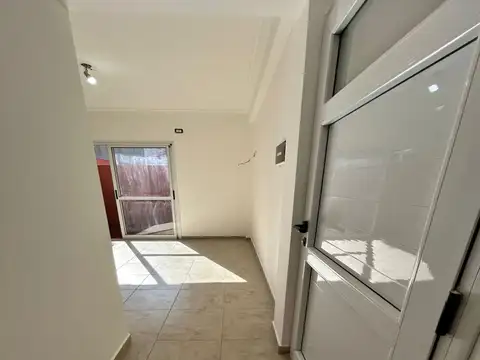 Depto Tipo Casa en Venta en Banfield, USD 64.000