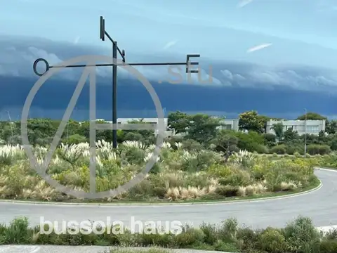 Lote al agua en venta en Costas Puertos.