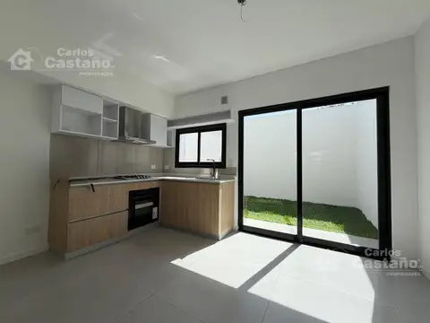 Moderno Dúplex a Estrenar, 3/4 Amb. con Jardín en Exc. Ubicación