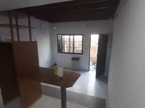 Depto Tipo Casa en Alquiler de 1 dormitorio