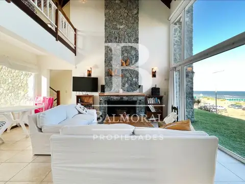 Casa 4 ambientes con 5 baños