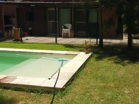 Casa 5 ambientes con 2 baños