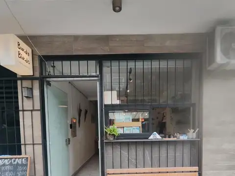 Local en venta de 32 mts. Apto varios rubros. Apto credito. Lavalleja al 600. Villa Crespo.