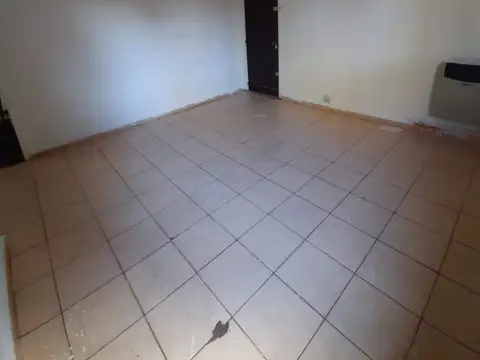 Venta Casa en Manfredi con Local comercial