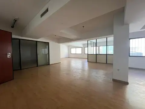 Oficina en Venta con 1 cochera