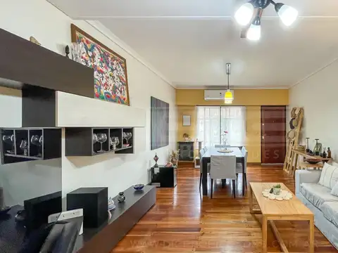Casa 5 ambientes con 2 baños