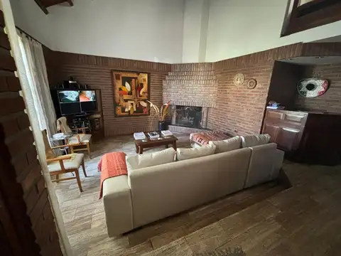 CASA DE 3 DORMITORIOS EN VENTA- ITURRASPE 3400- SANTA FE