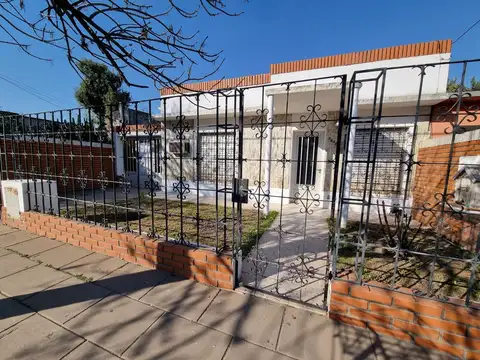 ALQUILER - CASA DE 3 DORM EN SANTO TOME