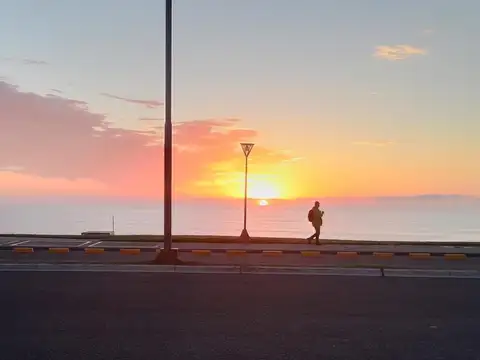 CHALET FRENTE AL MAR