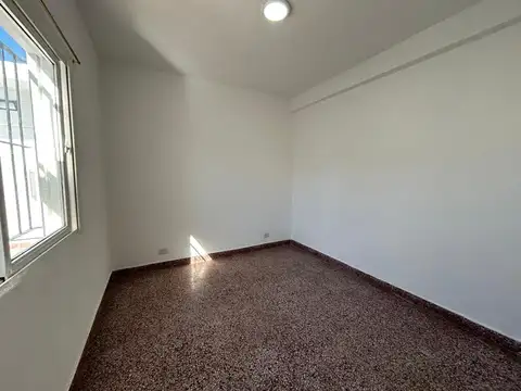 Depto Tipo Casa en Alquiler en Parque Chacabuco, $ 950.000