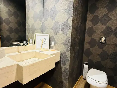 Depto Tipo Casa 4 ambientes con 5 baños