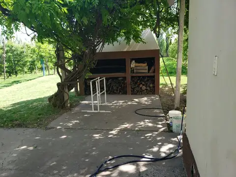CHACRA CON CASA, GALPON Y PILETA (SUP 95000 m2)