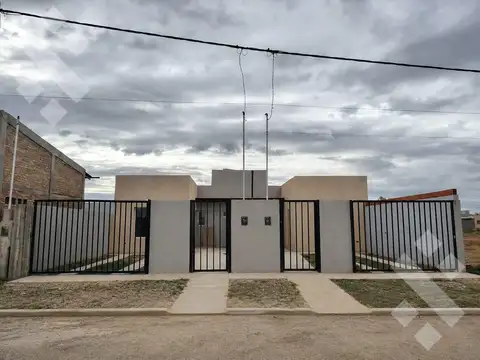 En Venta, Casa a Estrenar 2 Dormitorios, B° Cinco Soles, Plottier