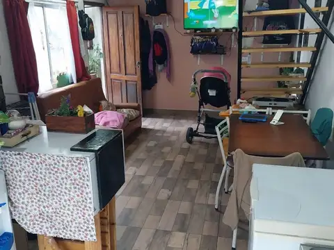 Casa 8 ambientes con 4 baños