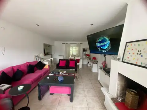Casa 4 ambientes con 4 baños
