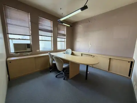 Oficina 5 ambientes con 1 baño