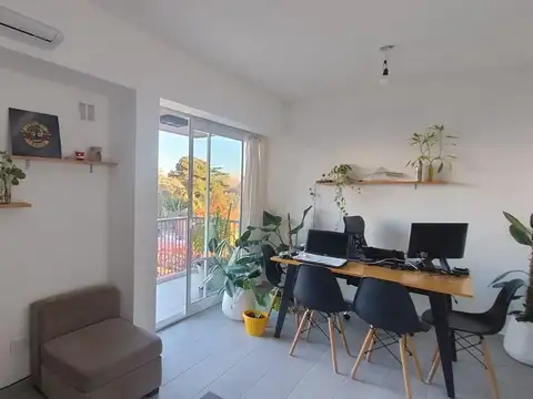 Departamento en Venta de 2 ambientes en Olivos con cochera y balcón