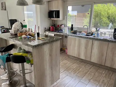 Casa en Venta en El Cantón - Barrio Islas, USD 450.000