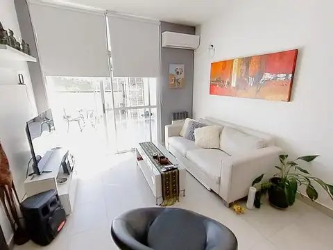 Depto Tipo Casa en Alquiler en Coghlan, USD 1.200