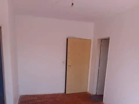 Ecuador 200, Piso 13