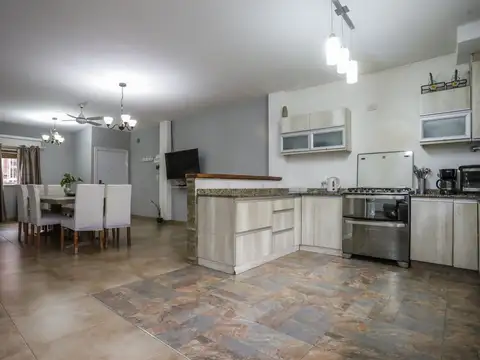 VENTA CASA 4 AMB. PATIO VILLA LUGANO APTO CREDITO!