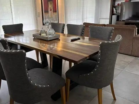 Hermosa casa en Fisherton con gran parque, pileta y quincho 