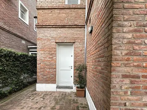 Casa 7 ambientes con 4 baños