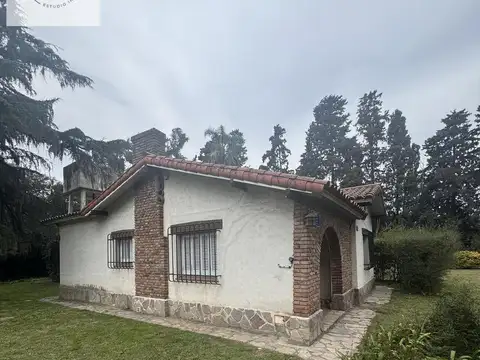 Quinta en venta Moreno 2300 m2 de terreno, sobre dos lotes divididos.
