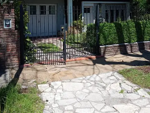 CASA EN VENTA EN HAEDO