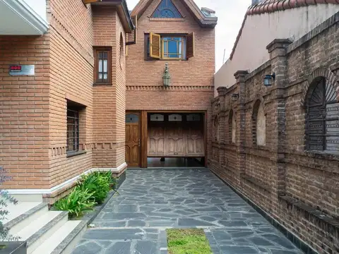 Casa en Venta en Rafael Calzada, USD 380.000