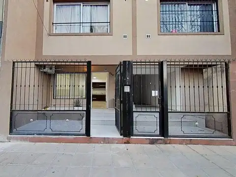 PH Planta Baja 77 tot, 2 patios, apto profesional