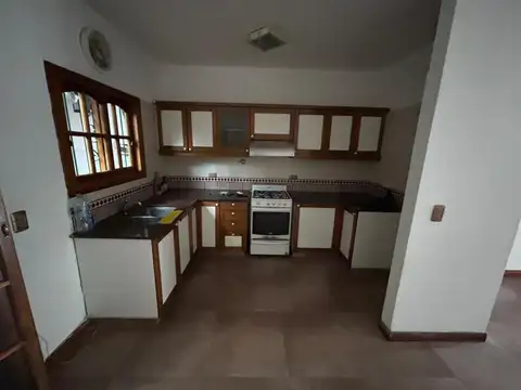 Casa en Alquiler de 3 dormitorios