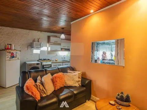 VENTA 2 CASAS: 2 Y 1 DORMITORIO EN UNION