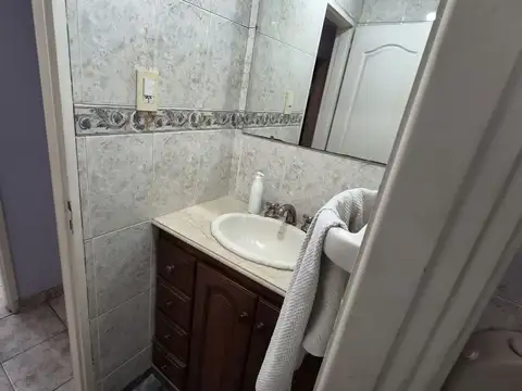 Casa 6 ambientes con 2 baños