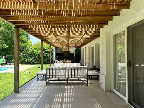 Alquiler de verano Mayling Usd 7000 (enero)