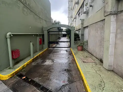 COCHERA CUBIERTA Y FIJA A LA VENTA